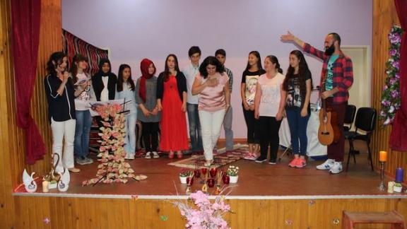Altınova Anadolu Lisesi Şiir Dinletisi