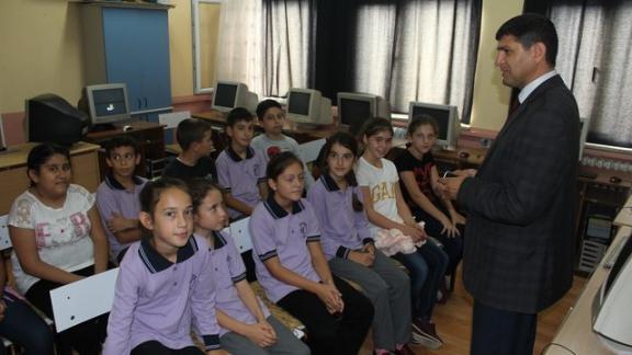 İlçe Milli Eğitim Müdürü Sayın Zeki SİTAR´ın Tokmak İlkokulu ve Ortaokuluna Ziyareti