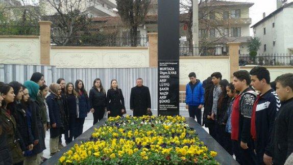 Altınova Anadolu Lisesi ve Bülent Özyürük Çok Programlı Lisesinden Kurtuluş Savaşı Şehitliği Ziyareti