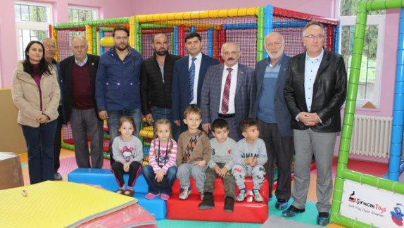 Beşiktaş Tersanesi Tarafından Geyikdere Anaokulumuza Oyun Parkı Yaptırıldı