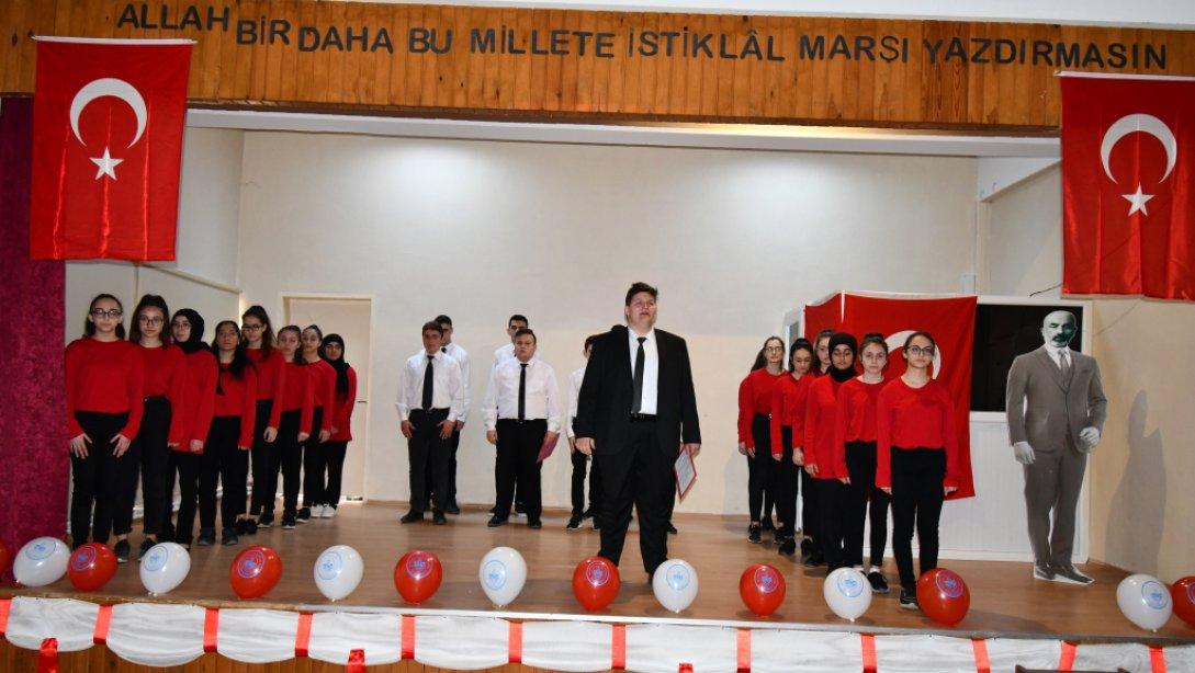 12 Mart İstiklal Marşı'nın Kabulü ve Mehmet Akif ERSOY'u Anma Günü ilçemiz Altınova Anadolu Lisesinde kutlandı.