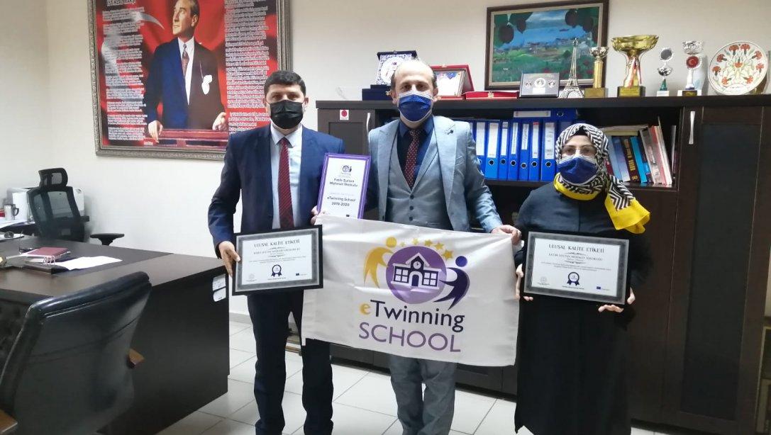İlçemiz Fatih Sultan Mehmet İlkokulu ve Ortaokulu E-Twinning Projesi Yılın Okulları Arasına Girdi