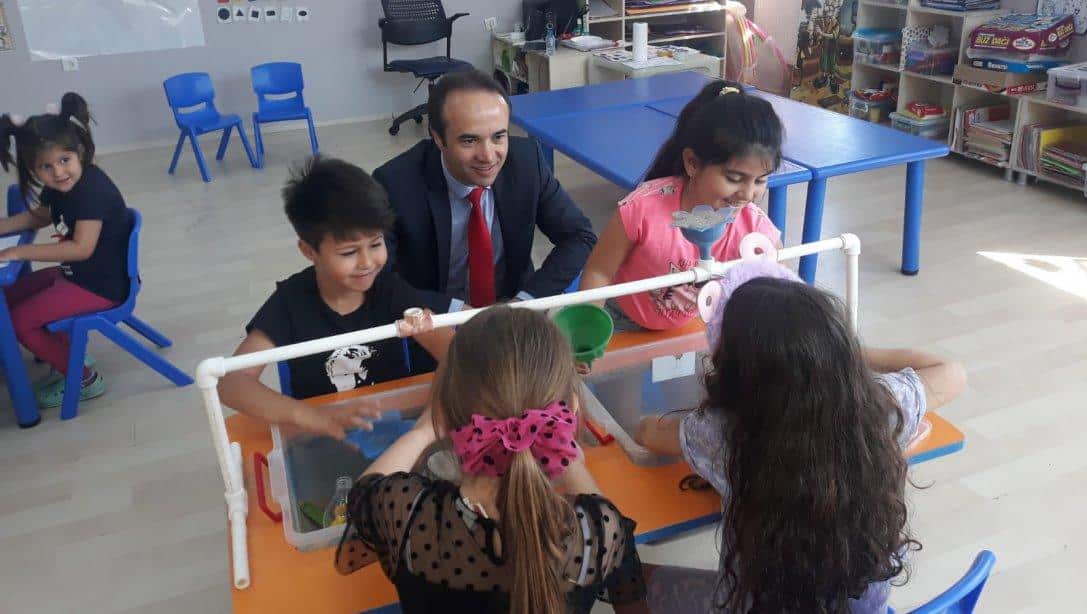 Altınova Kaymakamı Sayın Regaip Ahmet ÖZYİĞİT ve İlçe Milli Eğitim Müdürü Sayın Zeki SİTAR İlçemiz Piyalepaşa Anaokulunu ziyaret ettiler.