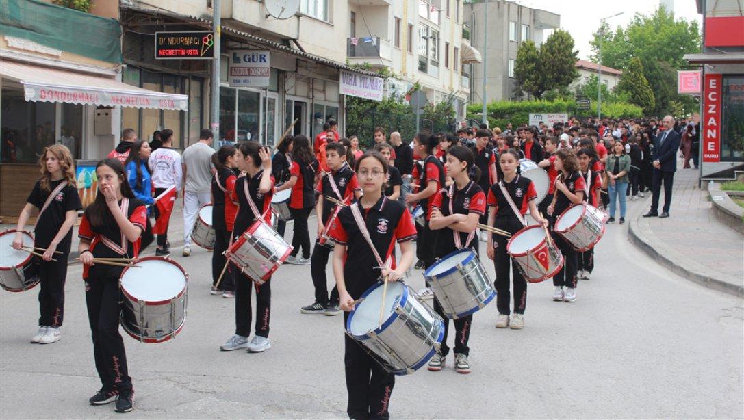 19 Mayıs Atatürk'ü Anma ve Gençlik Spor Bayramı Etkinlikleri Kapsamında İlçemizde Gençlik Yürüyüşü Düzenlendi